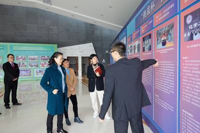 /Users/huangzhongxiu/Desktop/图片/14.与会向导旅行巡礼展（2）.jpg14.与会向导旅行巡礼展（2）